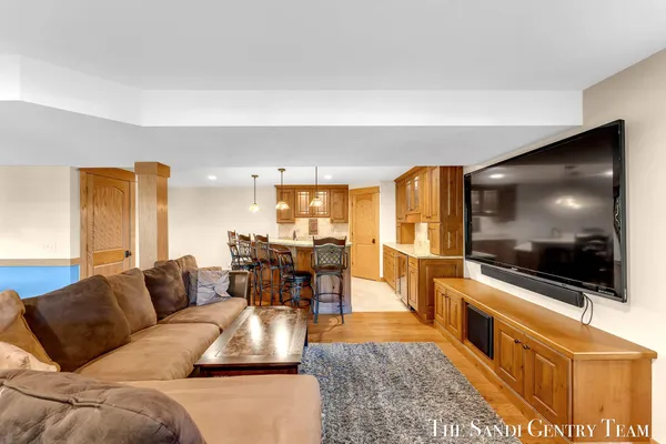 $1,999,900 | 18886 Greenwood Court, Spring Lake, MI 49456