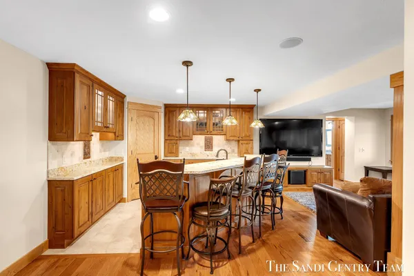 $1,999,900 | 18886 Greenwood Court, Spring Lake, MI 49456