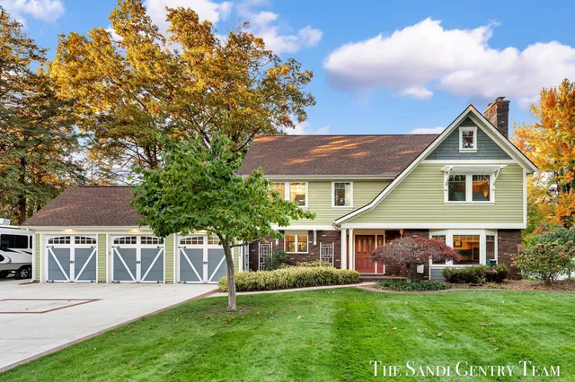 $2,185,000 | 18886 Greenwood Court, Spring Lake, MI 49456