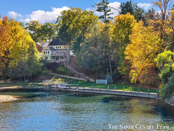 $1,999,900 | 18886 Greenwood Court, Spring Lake, MI 49456