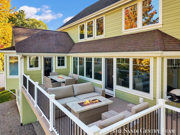 $1,999,900 | 18886 Greenwood Court, Spring Lake, MI 49456