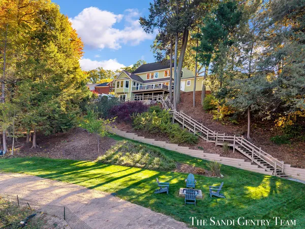 $1,999,900 | 18886 Greenwood Court, Spring Lake, MI 49456