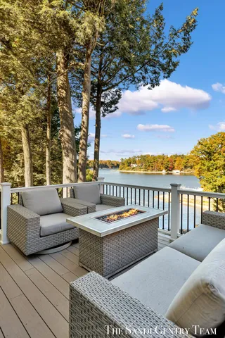 $2,185,000 | 18886 Greenwood Court, Spring Lake, MI 49456