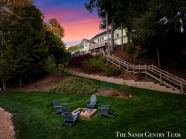 $1,999,900 | 18886 Greenwood Court, Spring Lake, MI 49456