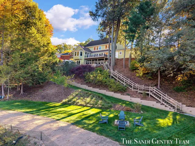 $2,185,000 | 18886 Greenwood Court, Spring Lake, MI 49456