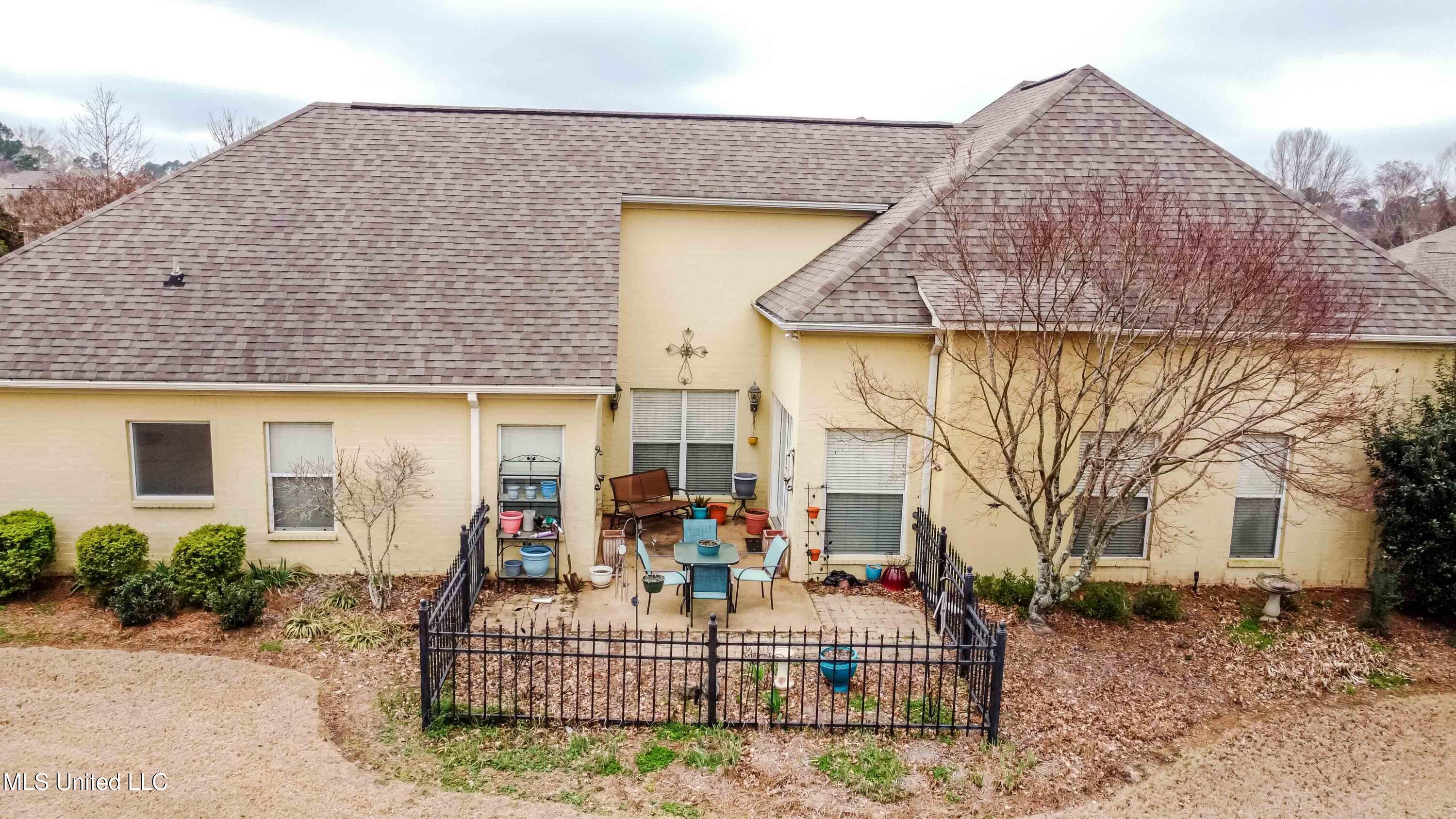 263 Lighthouse Lane Brandon, MS 39047 - Photo 3 of 30 watsonphotography260209104554