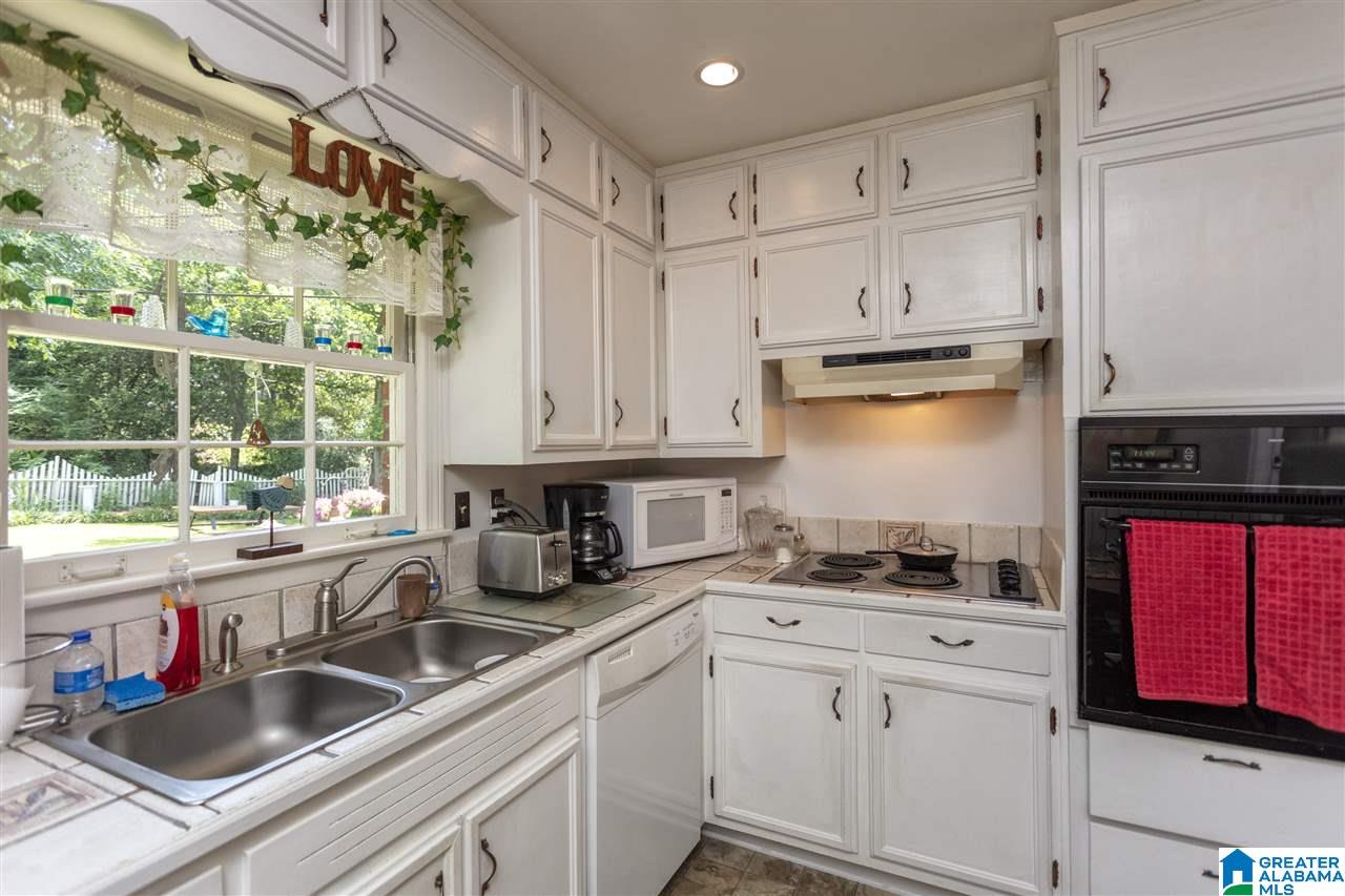 2205 Blue Ridge Boulevard Birmingham, AL 35226 - Photo 10 of 38