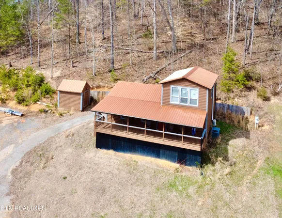 1908 Inskip Lane, Dandridge, TN 37725