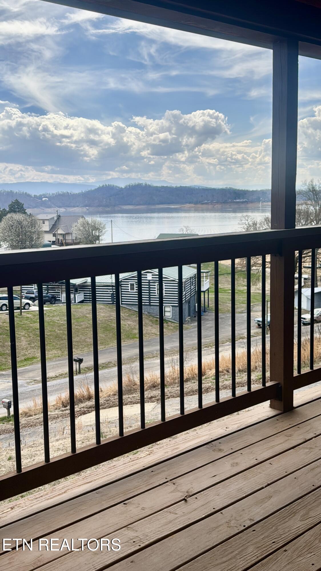 1908 Inskip Lane Dandridge, TN 37725 - Photo 17 of 47 17