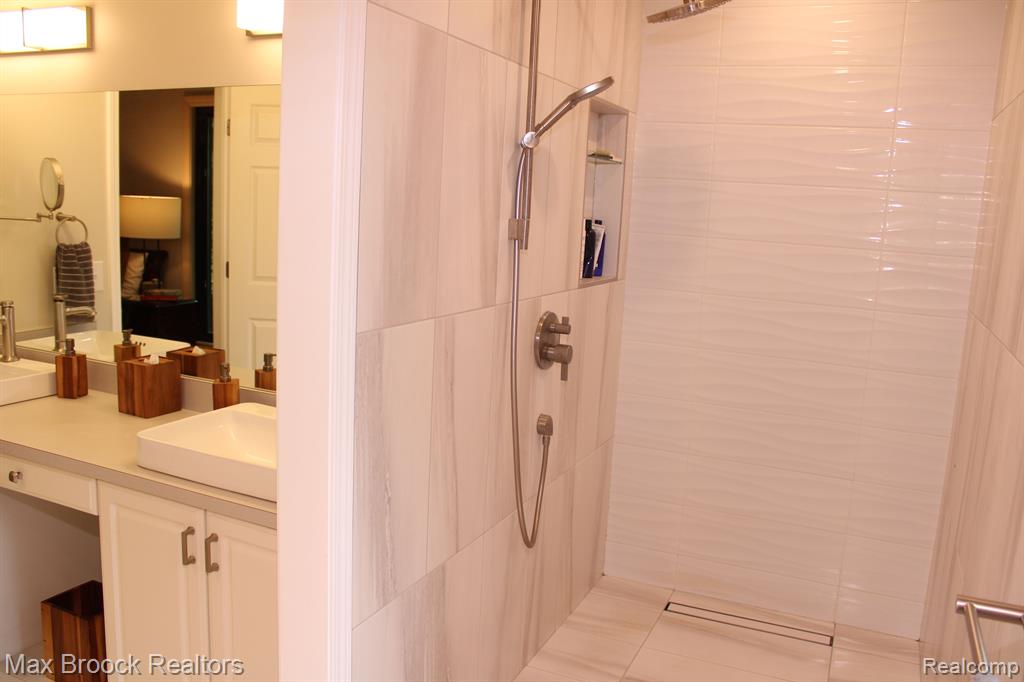 1677 Gilsam Avenue Rochester Hills, MI 48309 - Photo 43 of 57