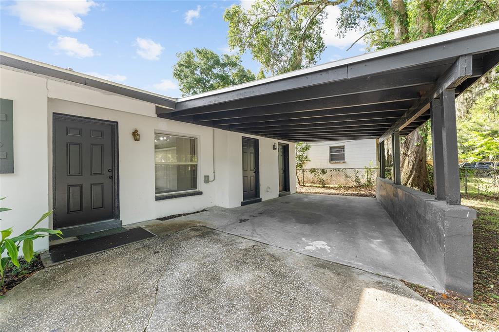 919 Southeast 19th Street Gainesville, FL 32641 - Photo 4 of 50 a view of backyard with large tree
