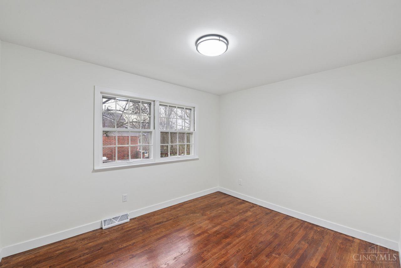 357 Meadowcrest Road Cincinnati, OH 45231 - Photo 27 of 61