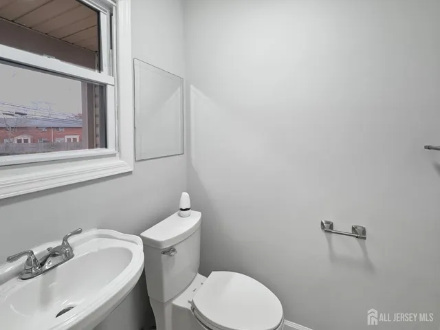 $616,000 | 38 Warrenville Road, Middlesex, NJ 08846