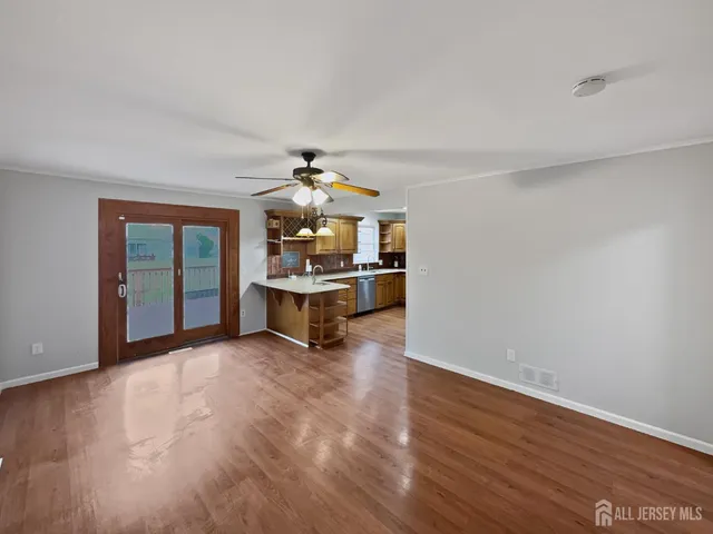 $616,000 | 38 Warrenville Road, Middlesex, NJ 08846