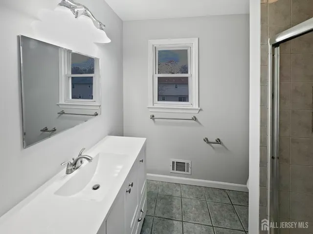 $616,000 | 38 Warrenville Road, Middlesex, NJ 08846