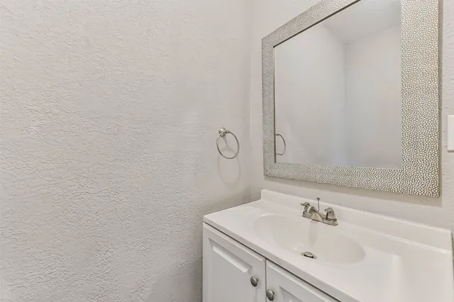 $174,500 | 3515 Meadowlake Road, Pasadena, TX 77503