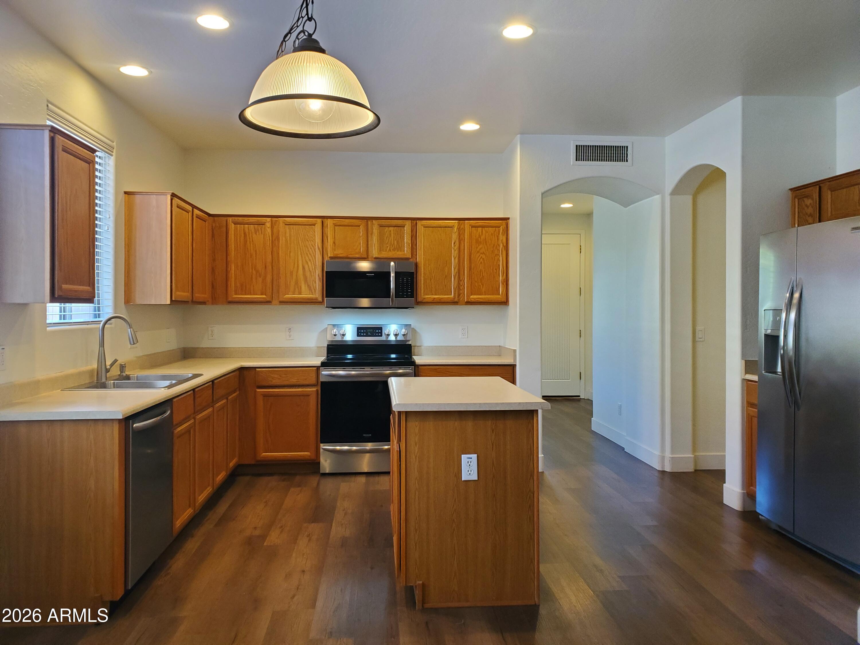 2430 East Darrel Road Phoenix, AZ 85042 - Photo 13 of 64 Kitchen