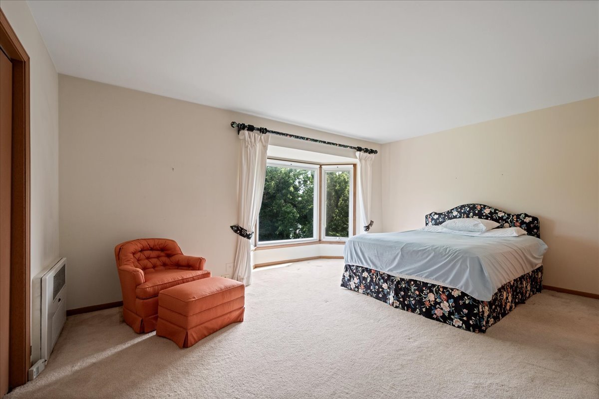300 Thames Parkway, Unit 3F Park Ridge, IL 60068 - Photo 12 of 20 Gallery Image 12