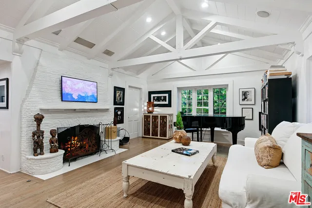 $16,995 | 1760 Nichols Canyon Road, Los Angeles, CA 90046