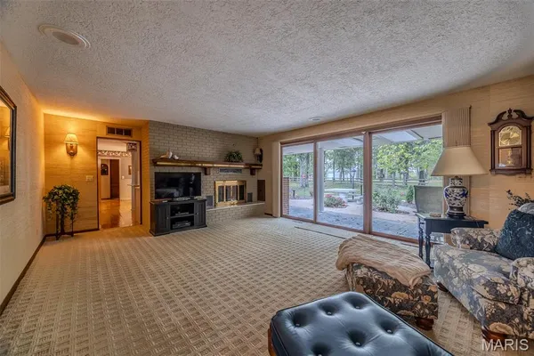 $625,000 | 21355 A County Road 5-406, Lebanon, MO 65536