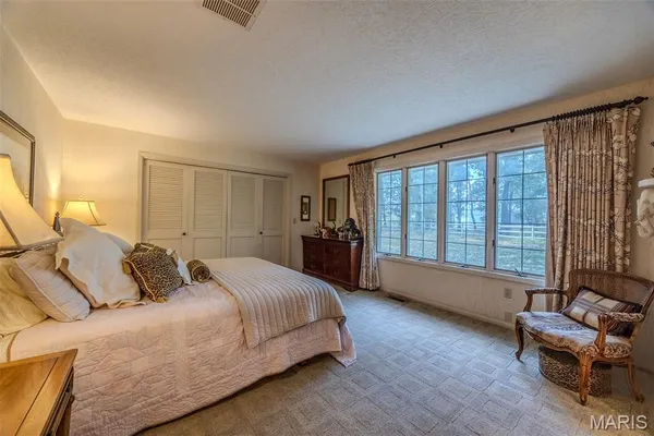 $625,000 | 21355 A County Road 5-406, Lebanon, MO 65536