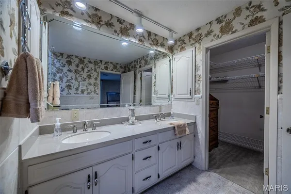 $625,000 | 21355 A County Road 5-406, Lebanon, MO 65536