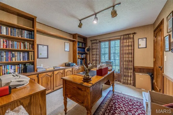 $625,000 | 21355 A County Road 5-406, Lebanon, MO 65536