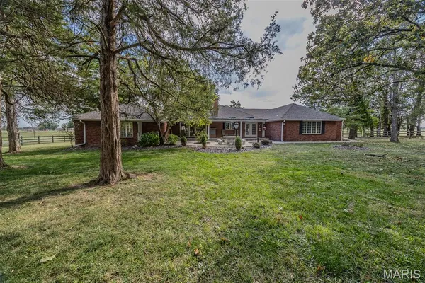 $625,000 | 21355 A County Road 5-406, Lebanon, MO 65536