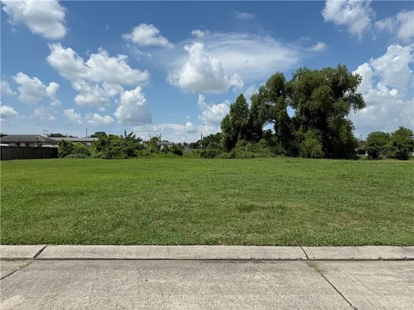 $55,000 | 20 Mary Ann Place, Gretna, LA 70053