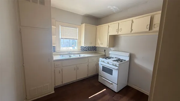 $900 | 1624 Holman Street, Unit 14, Houston, TX 77004