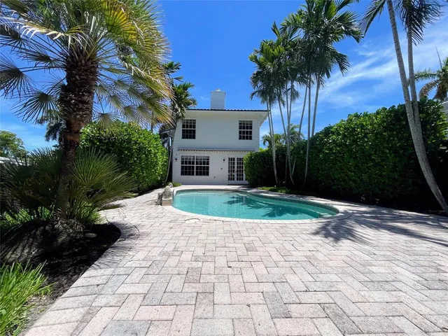 $1,399,990 | 929 Northeast 18th Court, Unit 12, Fort Lauderdale, FL 33305