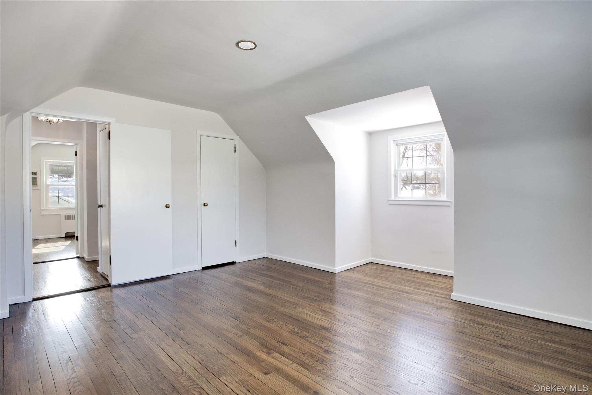 27 Avalon Road Garden City, NY 11530 - Photo 20 of 31 2nd floor guest bedroom