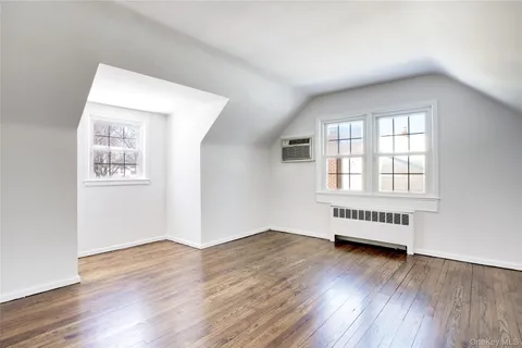 $1,225,000 | 27 Avalon Road, Garden City, NY 11530