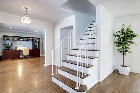 $1,225,000 | 27 Avalon Road, Garden City, NY 11530