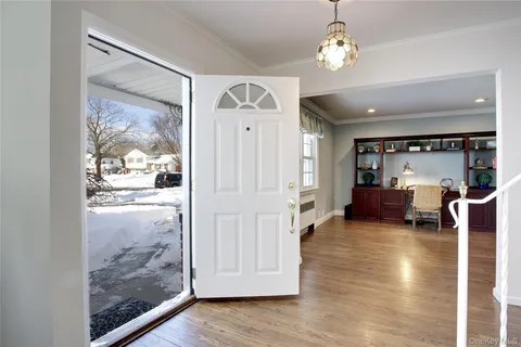 $1,225,000 | 27 Avalon Road, Garden City, NY 11530