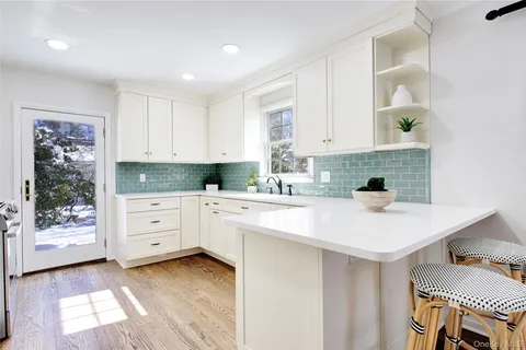 $1,225,000 | 27 Avalon Road, Garden City, NY 11530