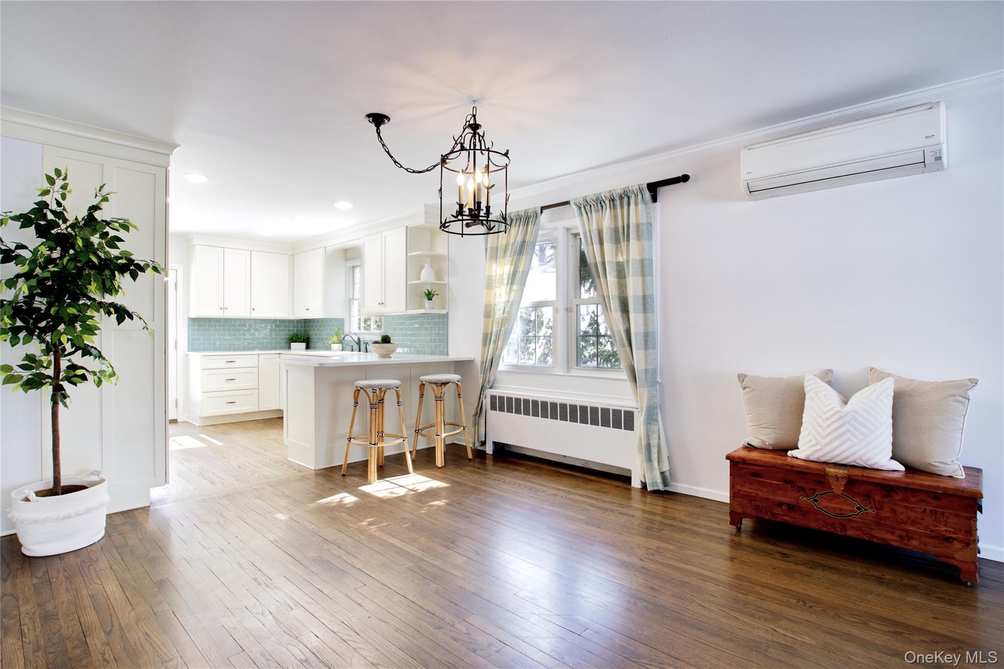 27 Avalon Road Garden City, NY 11530 - Photo 10 of 31 Open layout of kitchen / dining & living spaces