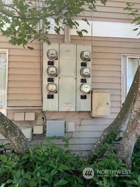 808 Main Street Sultan, WA 98294 - Photo 6 of 13 a couple of potted plants in front of door