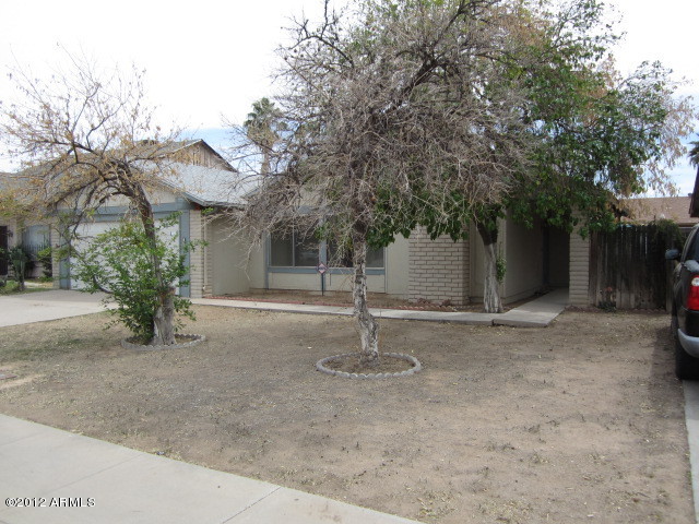 4315 East Vineyard Road Phoenix, AZ 85042 - Photo 13 of 25 023-247410 - Front 3