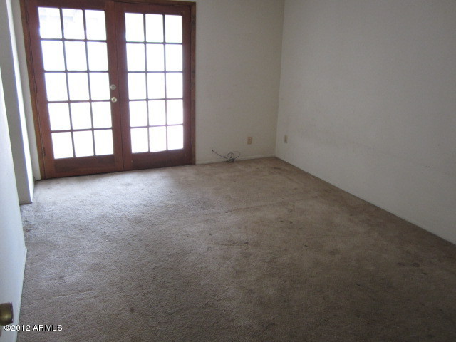 4315 East Vineyard Road Phoenix, AZ 85042 - Photo 8 of 25 023-247410 - Master