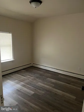 $1,250 | 381 Charles Street, Coatesville, PA 19320