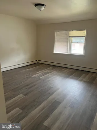 $1,250 | 381 Charles Street, Coatesville, PA 19320