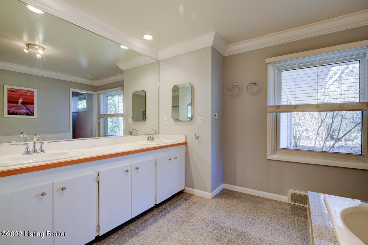 830 Huntington Road Louisville, KY 40207 - Photo 21 of 44 GSP-830_Huntington_Rd-29