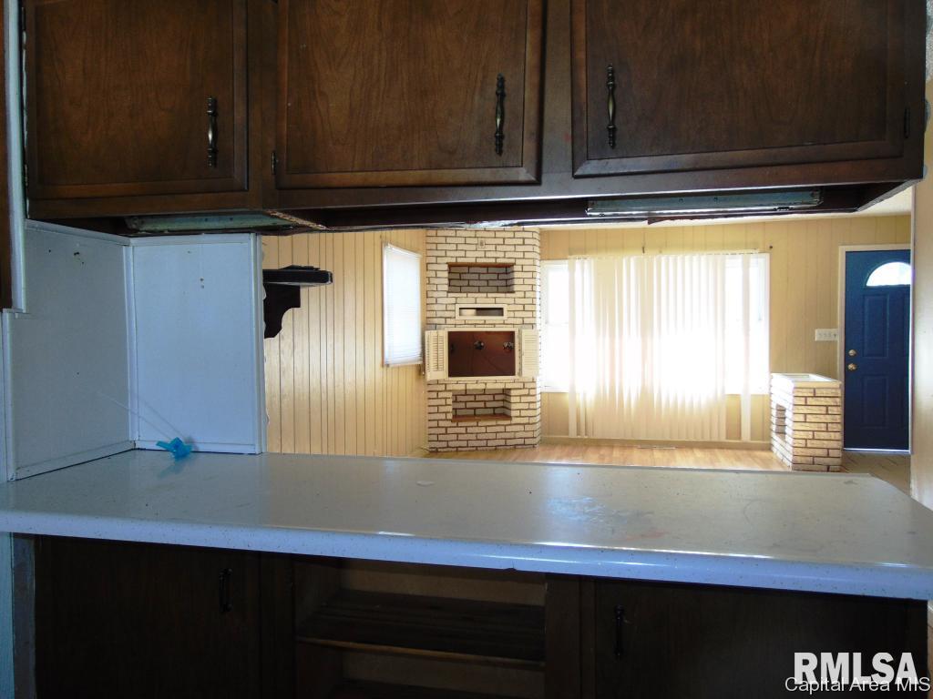 2321 Cincinnati Avenue Springfield, IL 62702 - Photo 4 of 12