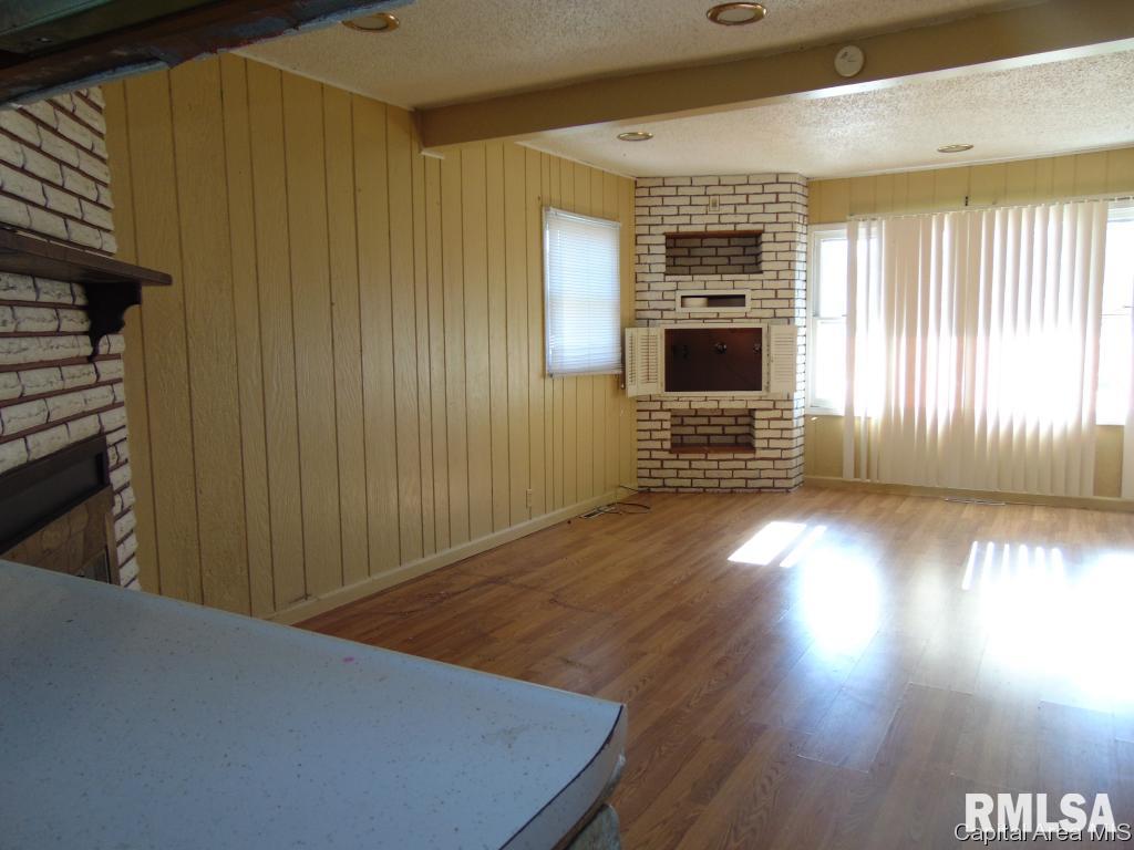 2321 Cincinnati Avenue Springfield, IL 62702 - Photo 5 of 12