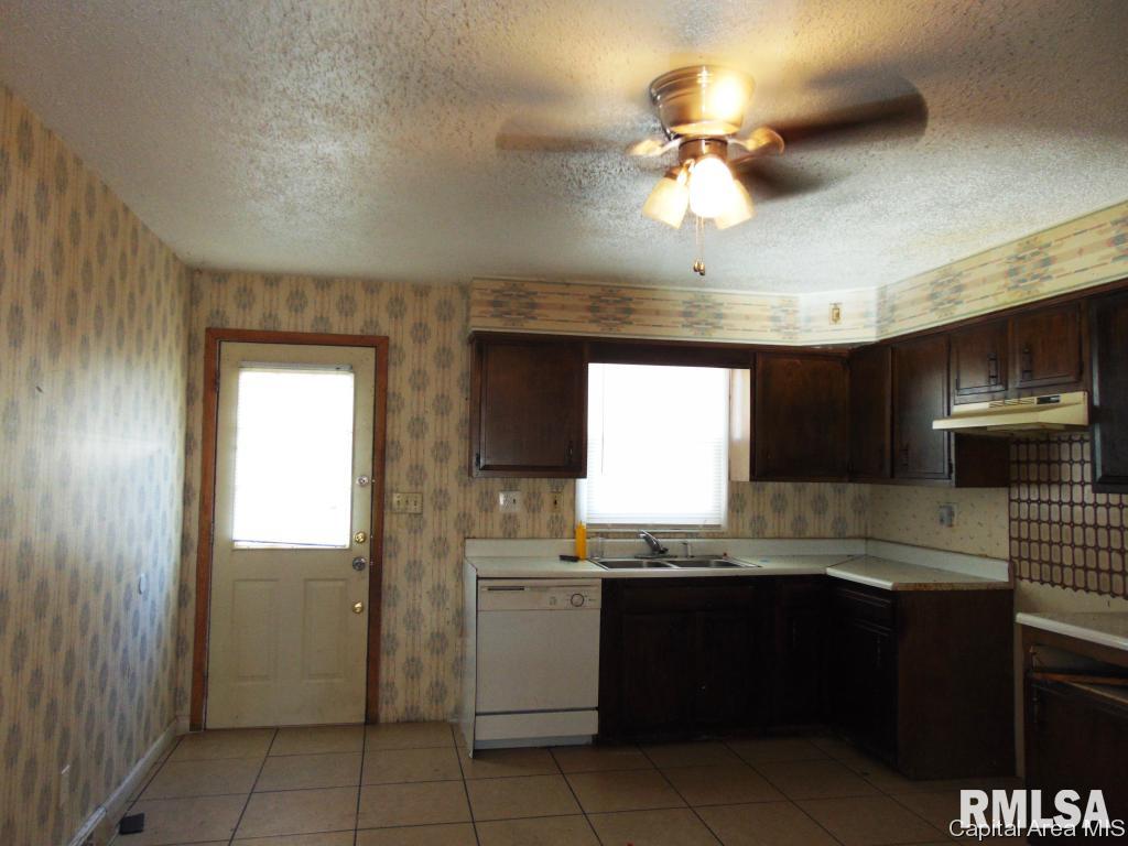 2321 Cincinnati Avenue Springfield, IL 62702 - Photo 6 of 12