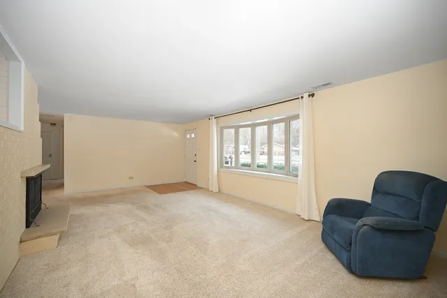 $344,900 | 1727 Warwick Lane, Schaumburg, IL 60193