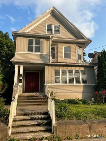 $2,975 | 31-33 Hillhouse Avenue, Unit 2, Bridgeport, CT 06606