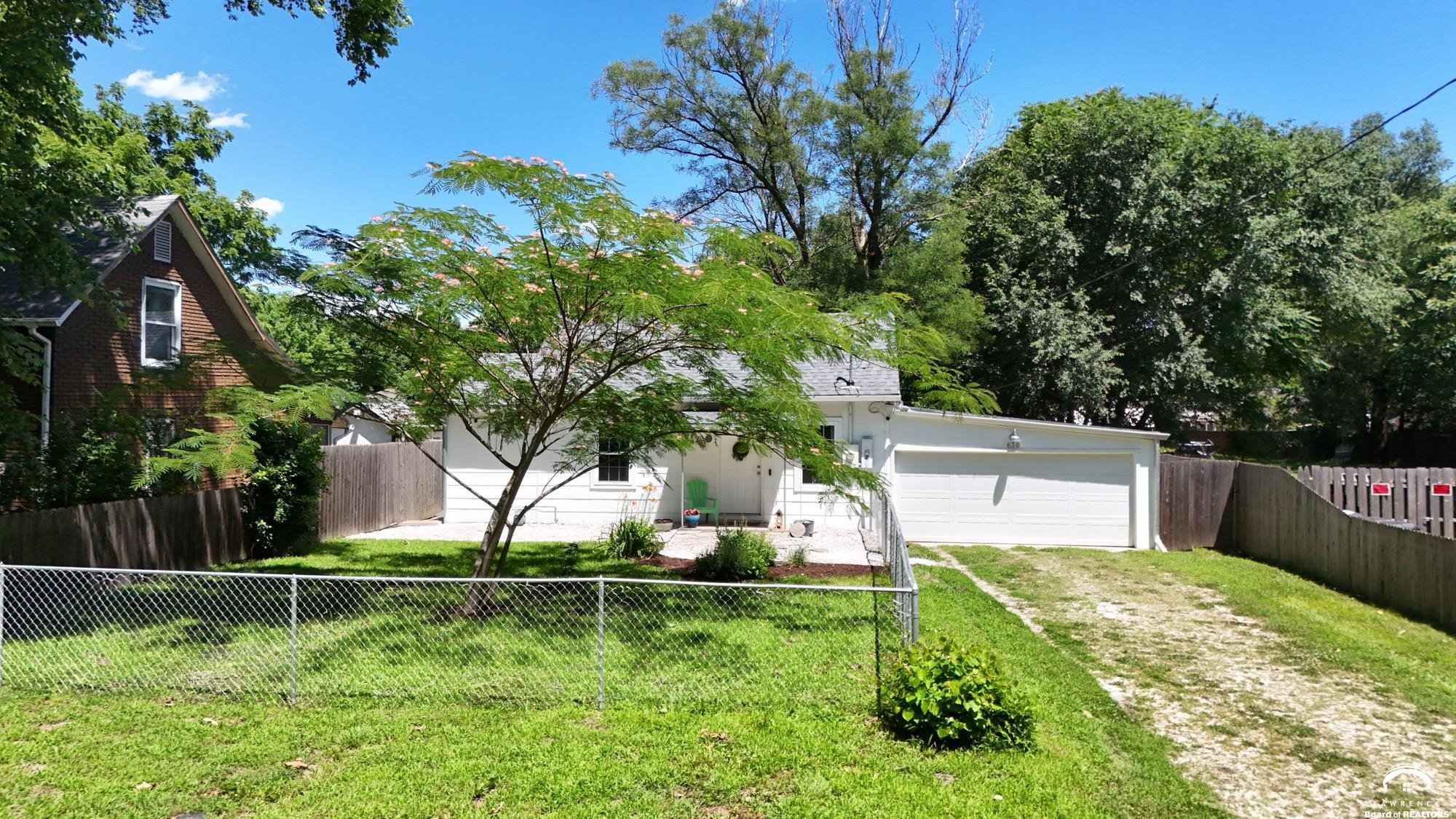 630 North 5th Street Lawrence, KS 66044 - Photo 1 of 40