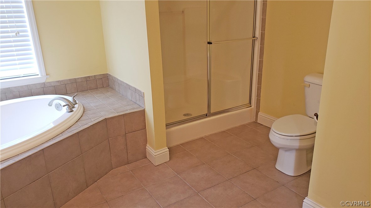 169 Old Sheppards Road Farmville, VA 23901 - Photo 11 of 17 a bathroom with a granite countertop sink a toilet and bathtub